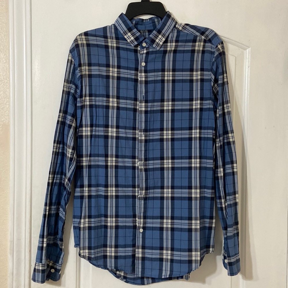 Men’s H&M blue long sleeve, plaid button up shirt